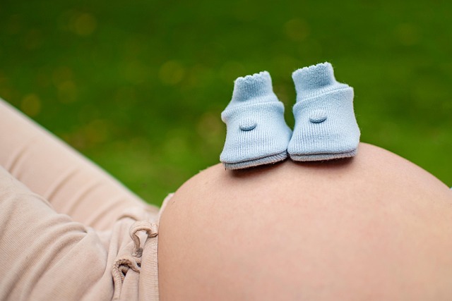 妊娠中のむくみがつらい…安全に飲める飲み物と対策 - 妊娠中のむくみがつらい…安全に飲める飲み