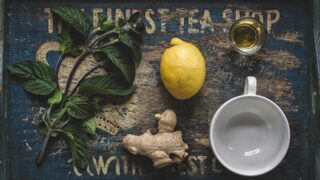 ドクダミ茶の飲みやすいアレンジ方法7選｜苦手な味を克服する飲み方ガイド