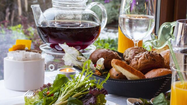 中性脂肪を下げる飲み物｜お茶と食事で数値を改善する方法